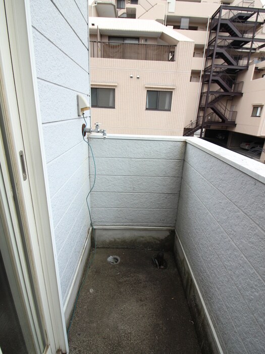 物件内観写真12　(洗濯機置場)