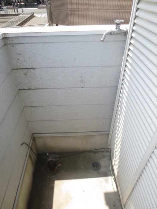 物件内観写真13　(洗濯機置場)