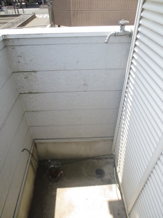 物件内観写真16　(洗濯機置場)