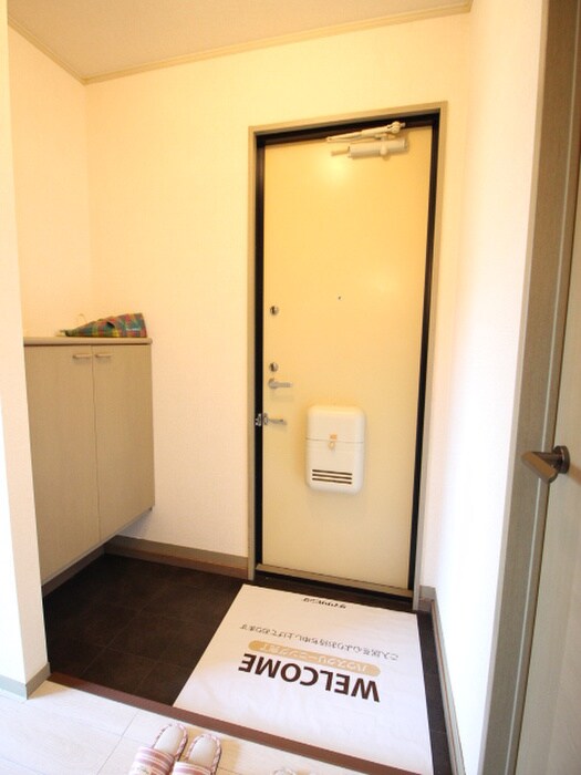 物件内観写真17　(玄関)