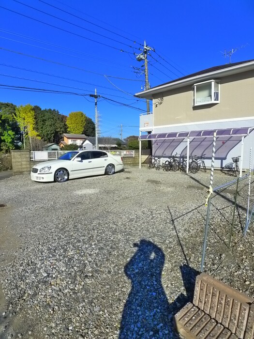 物件外観写真3　(駐車場)