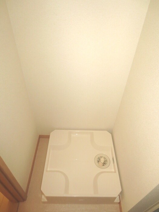 物件内観写真13　(洗濯機置場)