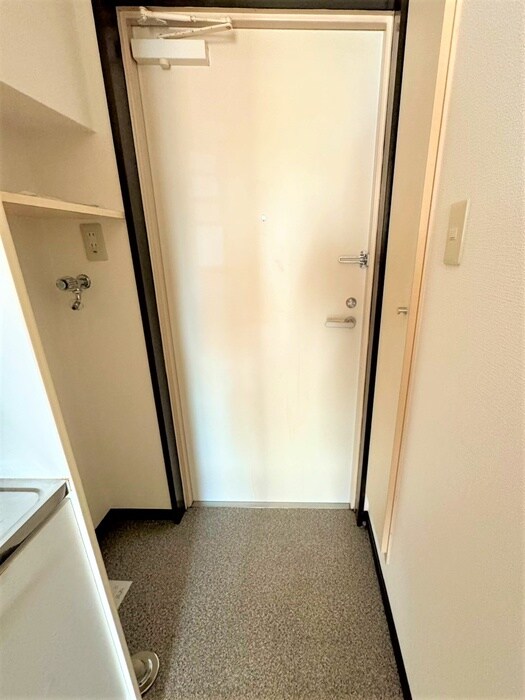 物件内観写真11　(玄関)