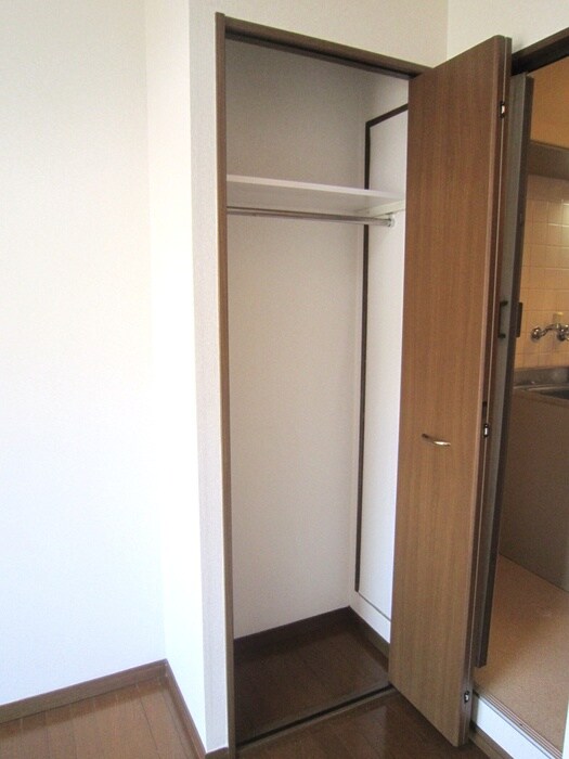 物件内観写真12　(収納)