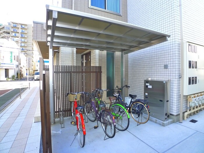 物件外観写真5　(駐輪場)