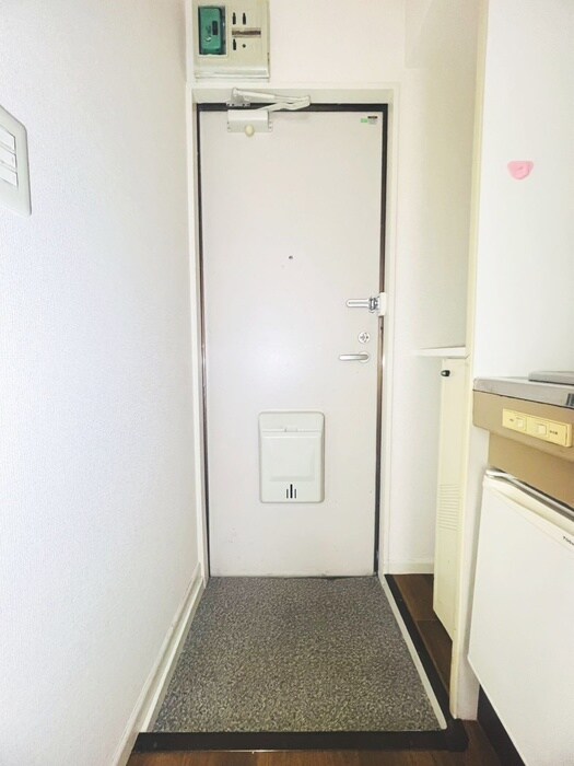 物件内観写真14　(玄関)