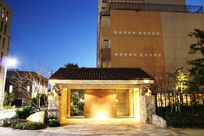 物件外観写真4　(エントランス部分)