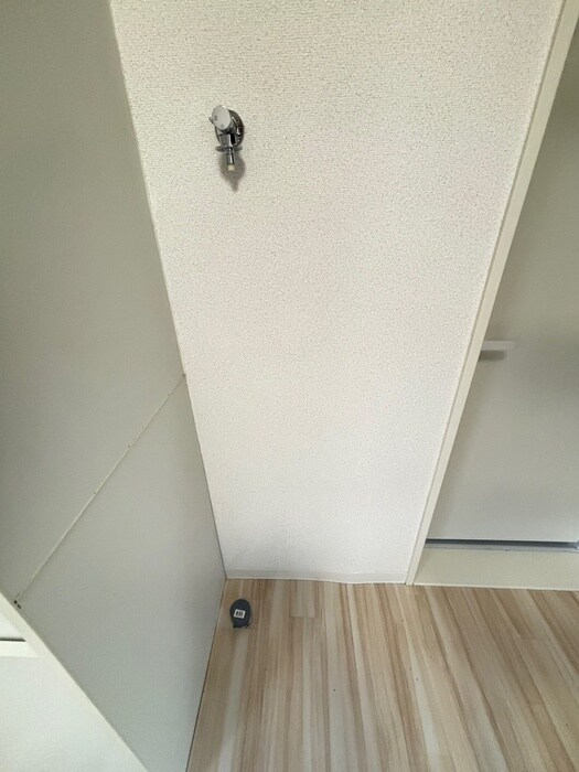 物件内観写真16　(洗濯機置場)