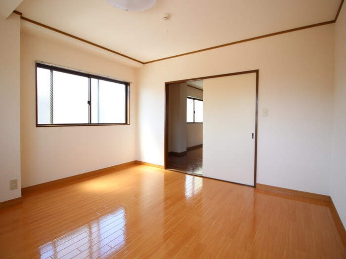 物件内観写真8　(居室)