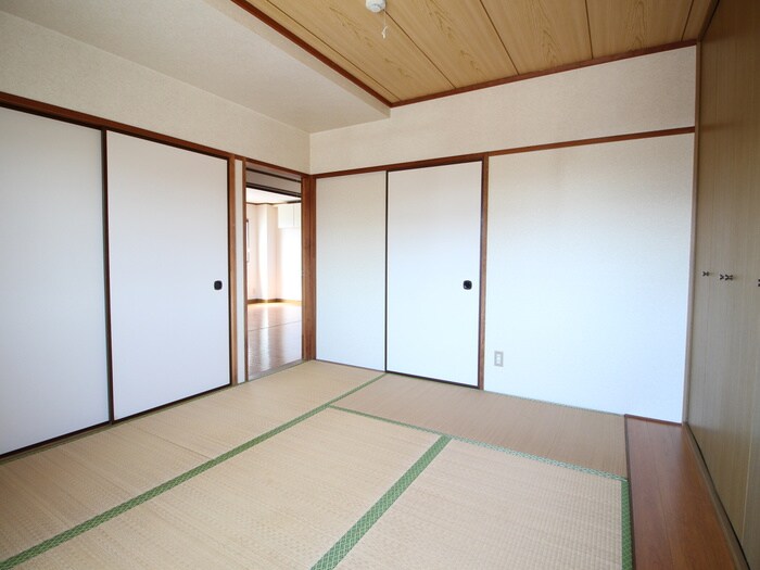 物件内観写真10　(居室)