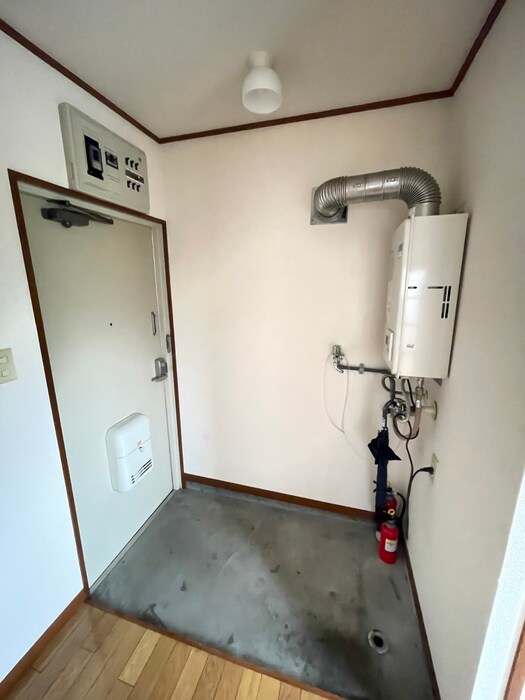 物件内観写真14　(玄関)