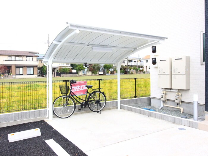 物件外観写真4　(駐輪場)