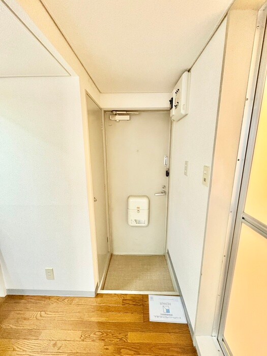 物件内観写真21　(玄関)