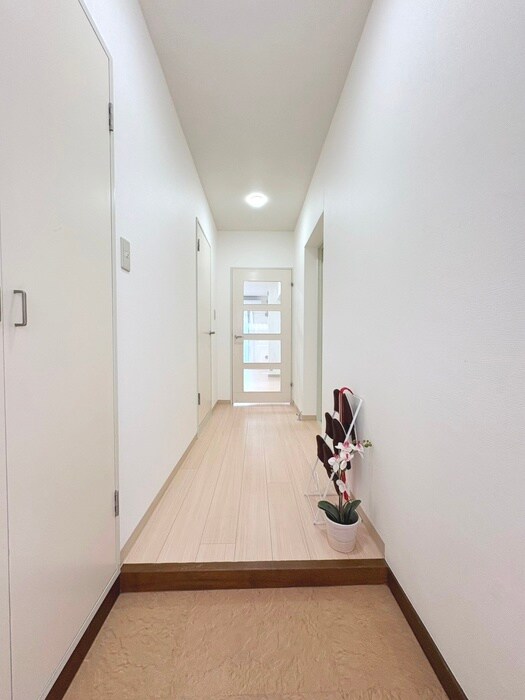 物件内観写真18　(玄関)