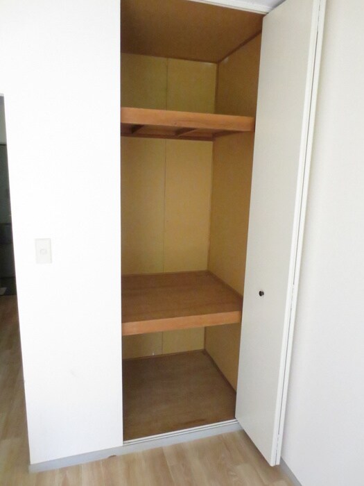 物件内観写真12　(収納)