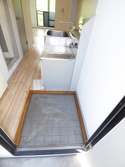 物件内観写真14　(玄関)