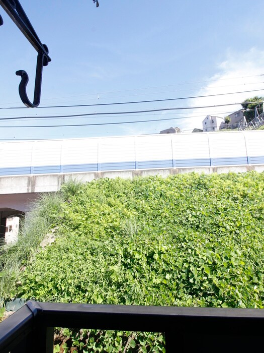 物件内観写真16　(室内からの展望)