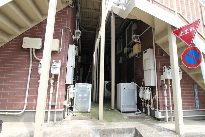 物件外観写真6　(エントランス部分)