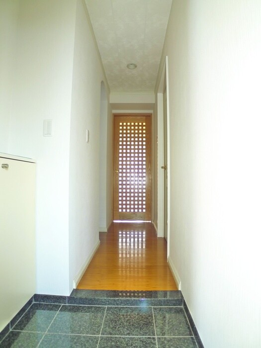 物件内観写真15　(玄関)