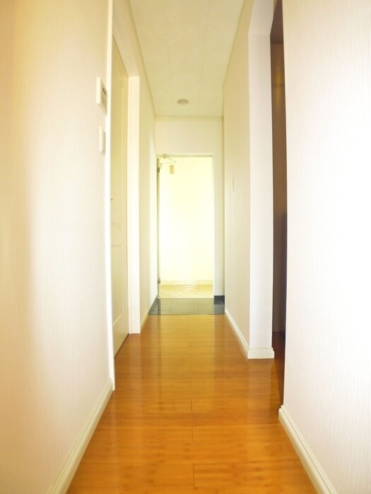 物件内観写真18　(廊下)