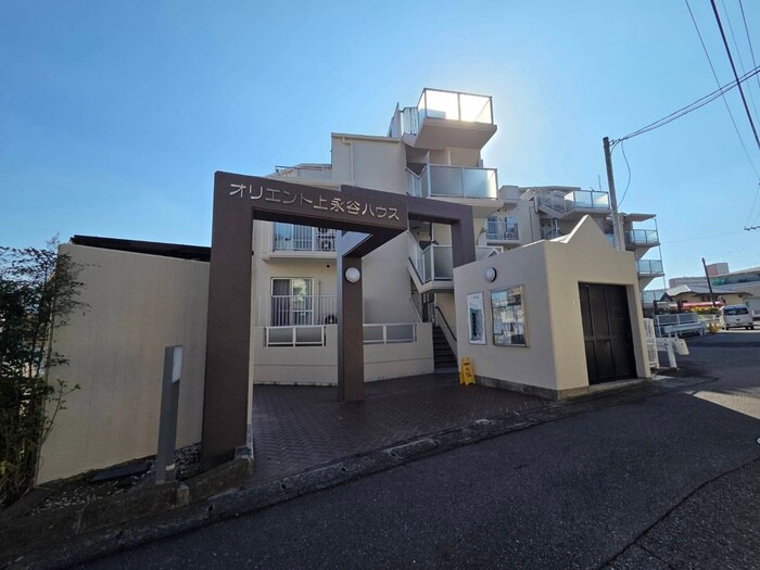 物件外観写真4　(エントランス部分)