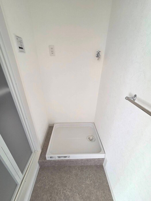 物件内観写真16　(洗濯機置場)