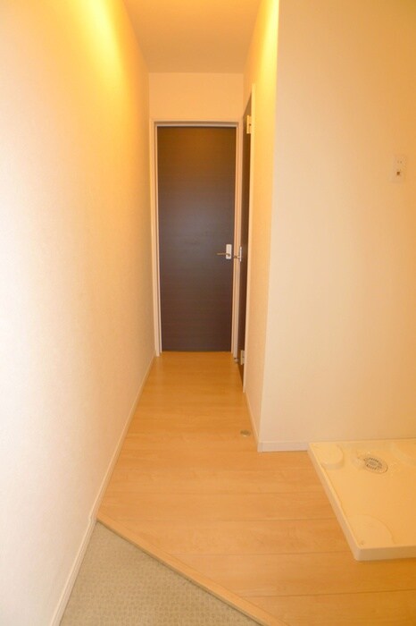 物件内観写真14　(玄関)