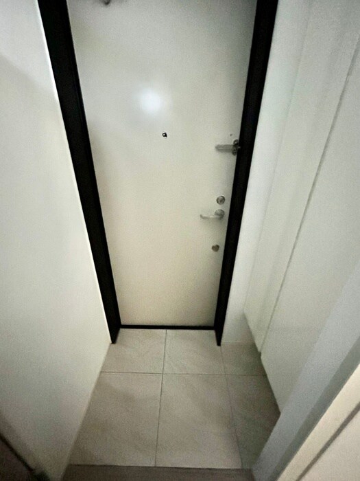 物件内観写真7　(玄関)