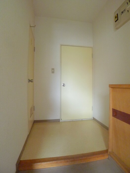 物件内観写真7　(玄関)