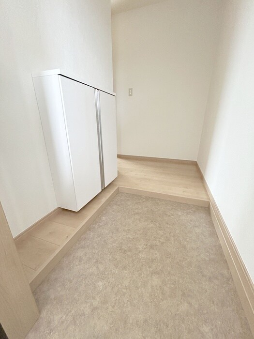 物件内観写真15　(玄関)