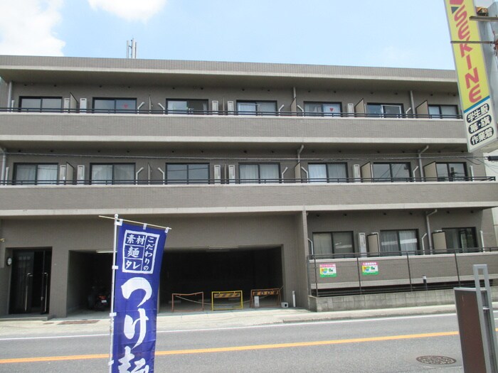 物件外観写真3　(駐輪場)