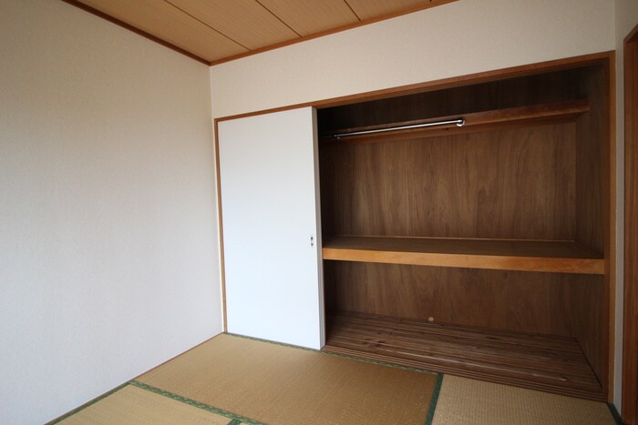 物件内観写真12　(収納)