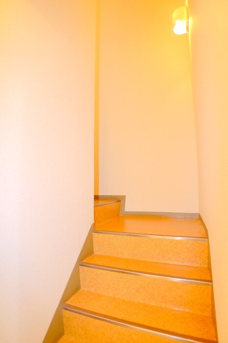 物件内観写真8　(玄関)