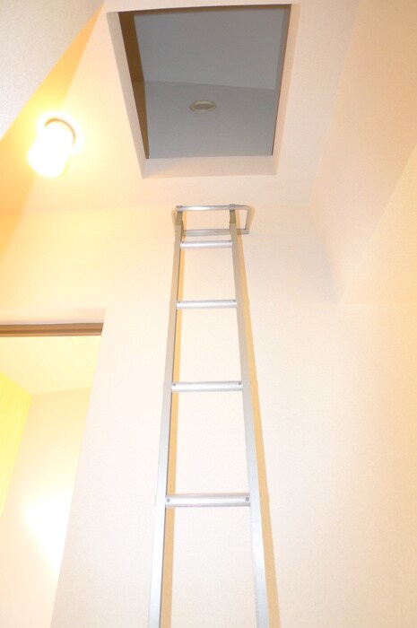 物件内観写真12　(収納)