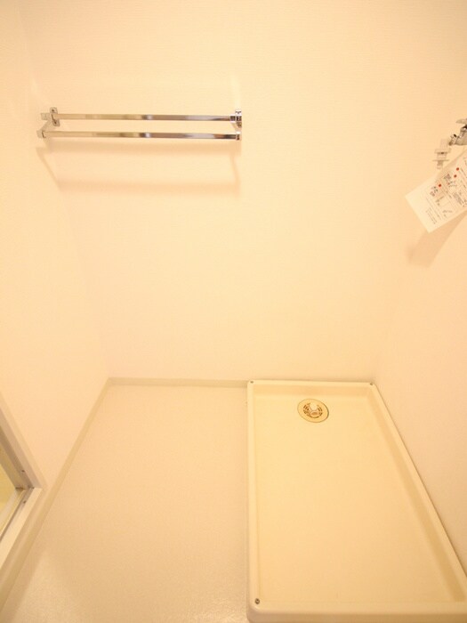 物件内観写真16　(洗濯機置場)