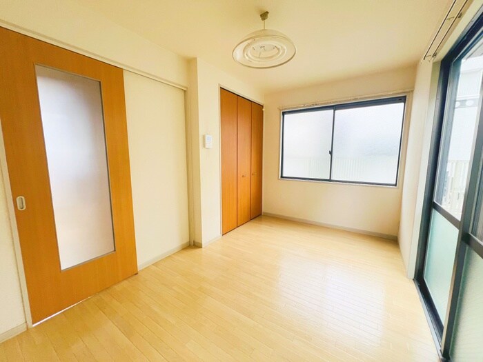 物件内観写真9　(居室)