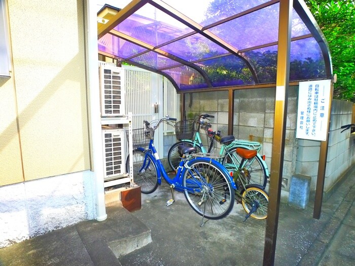 物件外観写真3　(駐輪場)