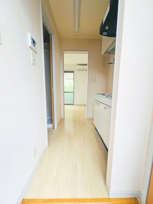 物件内観写真16　(廊下)