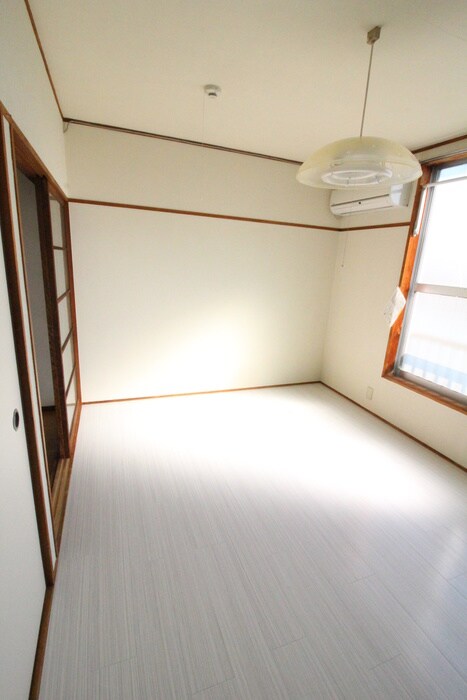 物件内観写真8　(居室)