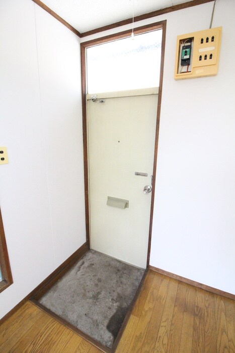 物件内観写真17　(玄関)