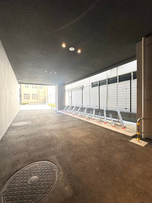 物件外観写真4　(駐輪場)