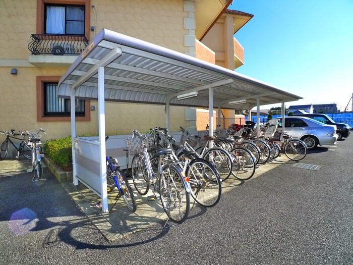 物件外観写真5　(駐輪場)