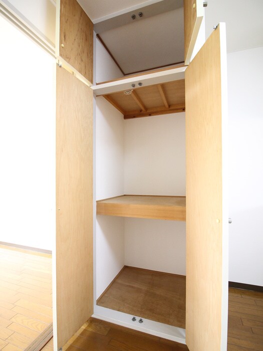 物件内観写真10　(収納)