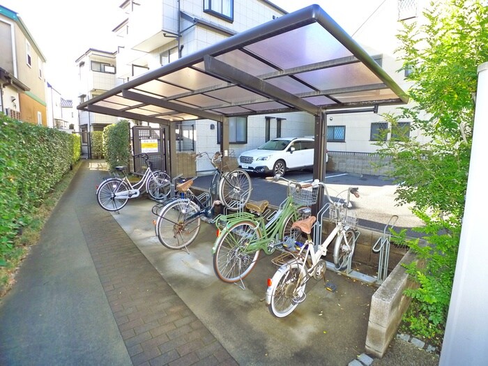 物件外観写真4　(駐輪場)