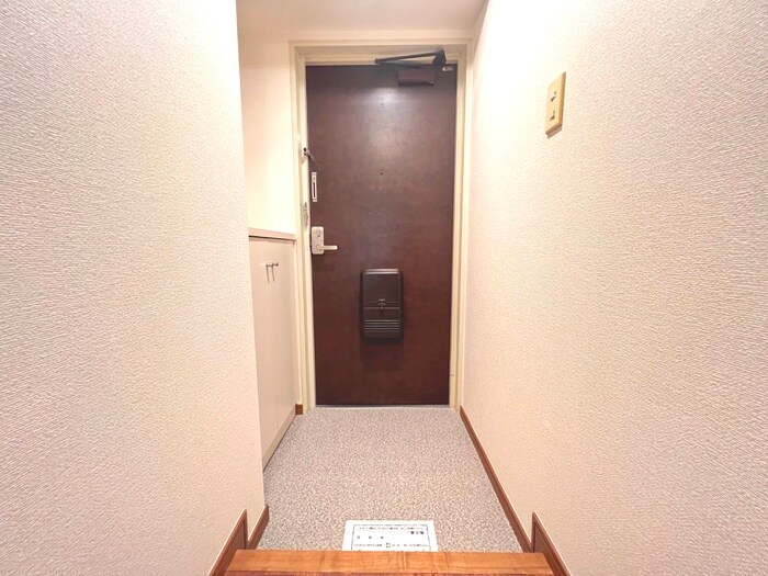 物件内観写真18　(玄関)