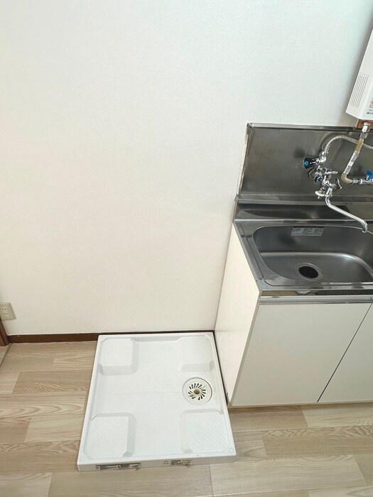 物件内観写真10　(洗濯機置場)