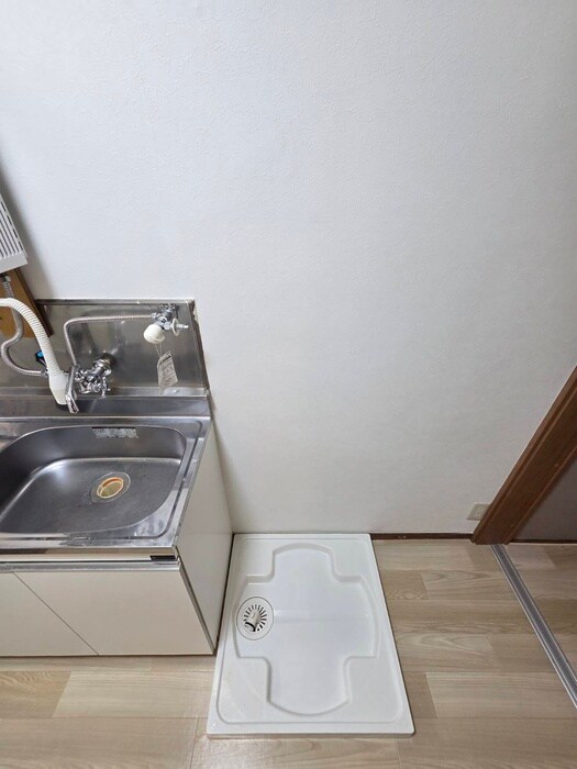 物件内観写真10　(洗濯機置場)