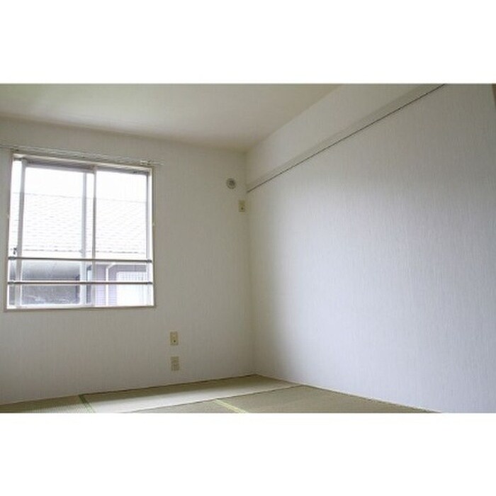 物件内観写真3　(居室)