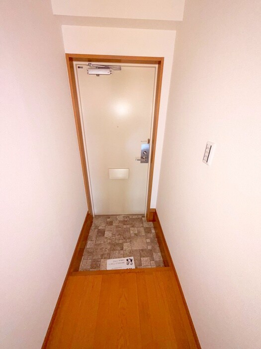 物件内観写真15　(玄関)