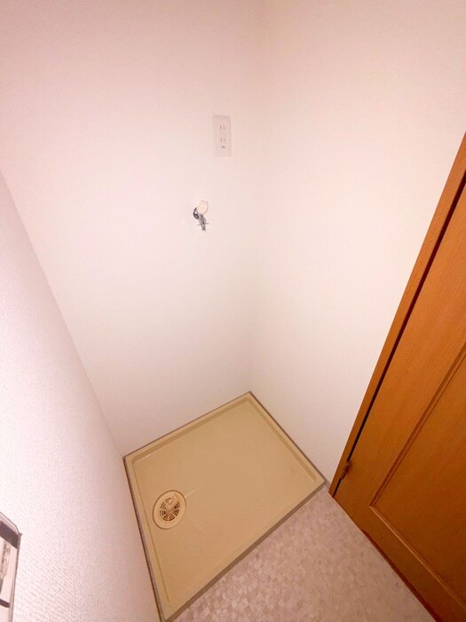 物件内観写真17　(洗濯機置場)